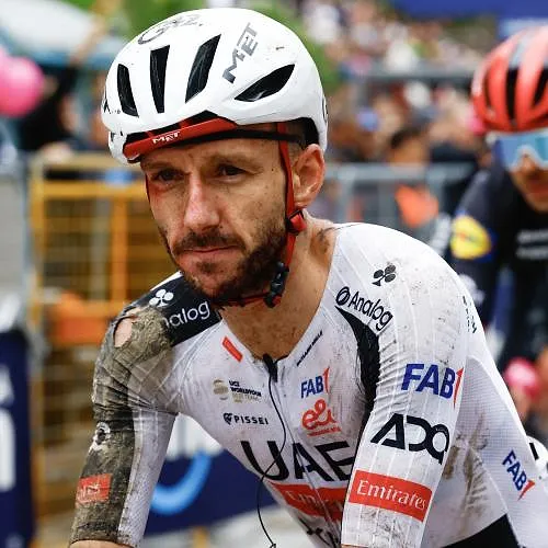 Giro d’Italia: catastrofe voor UAE Team Emirates die bijna alles verloor in deze tweede etappe