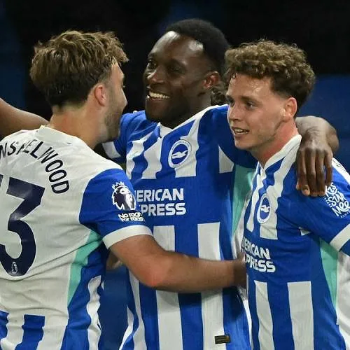 Maxim De Cuyper tweemaal beslissend en helpt Brighton & Hove Albion FC blijven dromen van Europa!