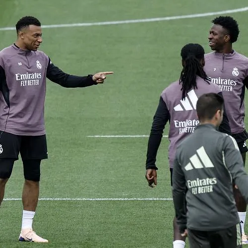 Courtois en Mbappé aanwezig voor de Clasico? Real onthult selectie