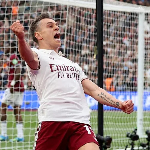 Leandro Trossard heeft mogelijk het kampioenenmaker-doelpunt gescoord voor Arsenal FC tegen West Ham United FC!