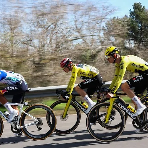 Giro : Wilco Kelderman (Visma-Lease a Bike) start na val niet meer aan vierde rit