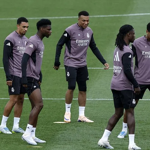 Florentino Pérez is stellig over Kylian Mbappé: «Hij is onze beste speler»