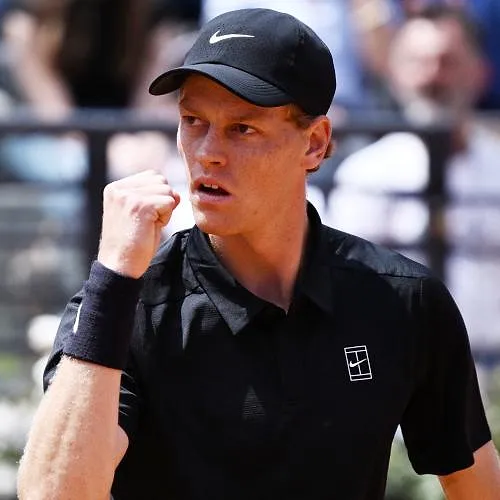 Jannik Sinner schakelt Rublev uit in Rome en verbreekt record van Novak Djokovic!