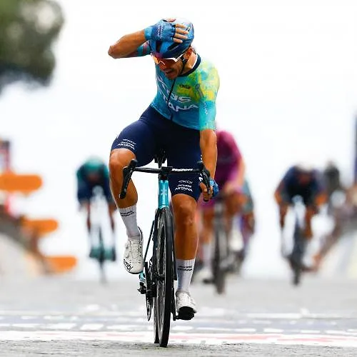 Giro : Davide Ballerini houdt Japer Stuyven van ritzege in Napels