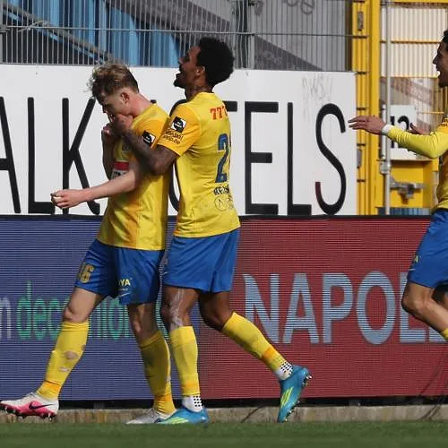 Westerlo klopt Charleroi (0-1) en blijft in de race voor de Europe Play-offs