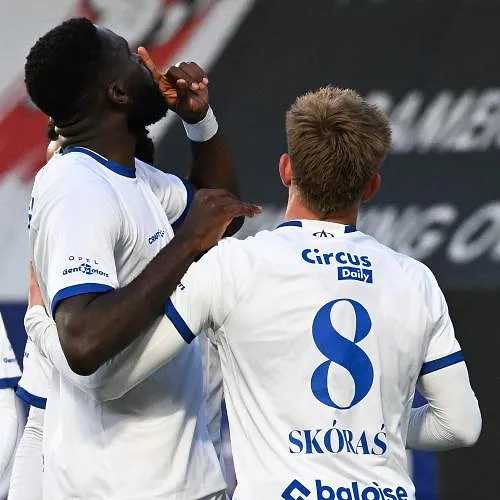 «Kanga buiten»: Wilfried Kanga provoceert zijn eigen supporters en wordt genadeloos uitgefloten!