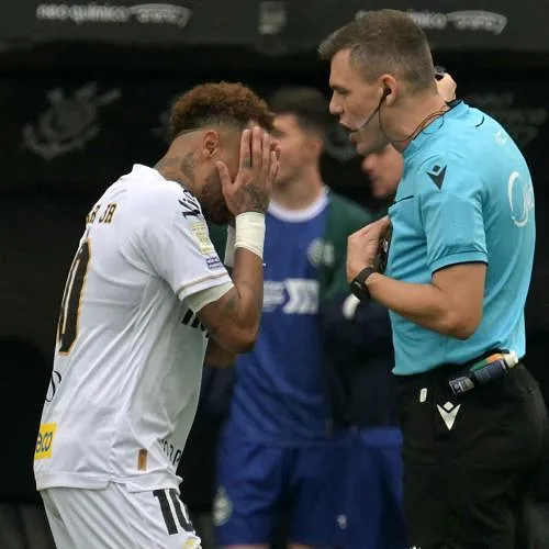 Per ongeluk gewisseld: Neymar haalt hard uit en spreekt van onrecht