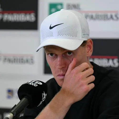 Minstens twintig spelers, waaronder Sinner en Sabalenka, gaan persconferenties inkorten als protest
