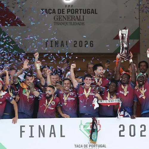 Het Sporting van Zeno Debast geklopt door tweedeklasser in finale Portugese beker !