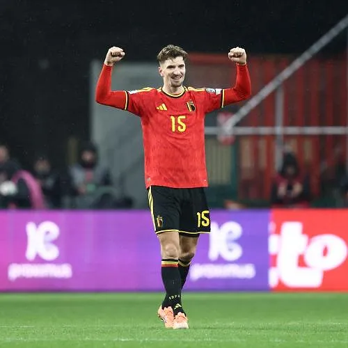 « Als ze me willen, hebben ze mijn telefoonnummer » : Thomas Meunier dingt openlijk naar de gunsten van Club Brugge