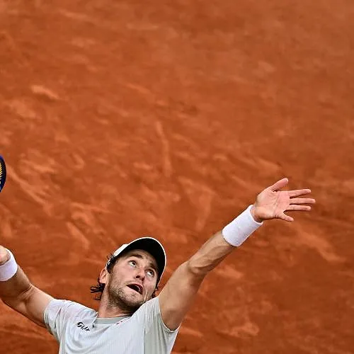 Roland Garros : Casper Ruud knokt zich terug tegen Tommy Paul, ook Alexander Zverev stoot door