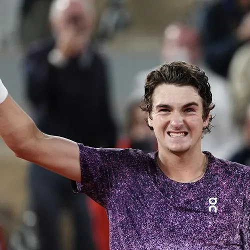 Roland Garros : Fonseca klopt Ruud en stoot voor het eerst door naar een kwartfinale op een Grand Slam, tegen Mensik !