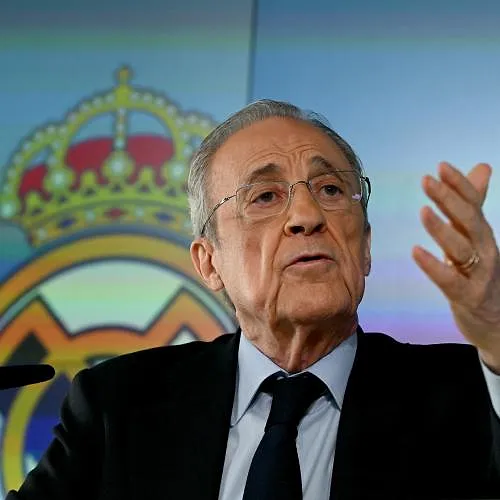Florentino Pérez reageert : hij kondigt de komst van Konaté en Mourinho aan als hij wordt herkozen bij Real