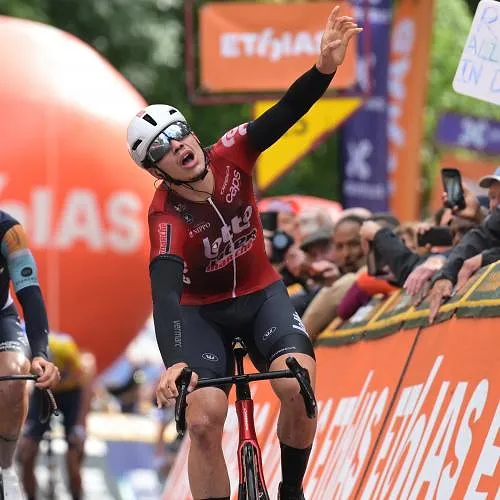 Arnaud De Lie wint de vierde etappe van de Ronde van Wallonië !