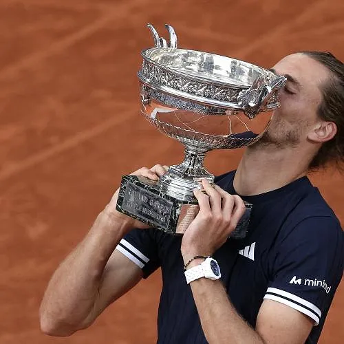 « Eindelijk een happy end ! » : Alexander Zverev geniet na van zijn eerste grandslamtitel