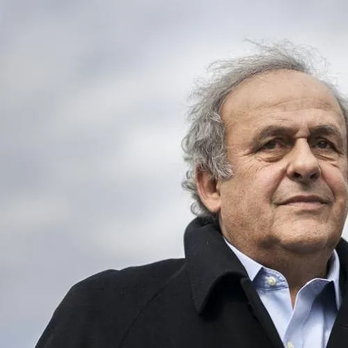 FIFA : Michel Platini dient klacht in tegen Gianni Infantino wegens belangenverstrengeling en lasterlijke aangifte