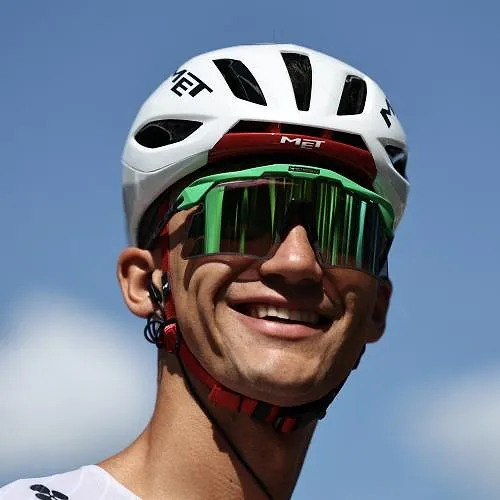 Isaac Del Toro als een baas in de Tour Auvergne-Rhône-Alpes, Paul Seixas gevallen !
