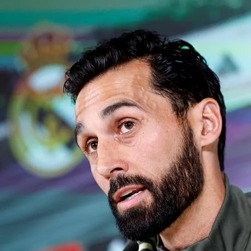 Álvaro Arbeloa wordt volgend seizoen coach in de Premier League