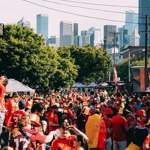 De straten van Seattle kleuren zwart-geel-rood : de fans van de Duivels zorgen voor sfeer voor België – Egypte