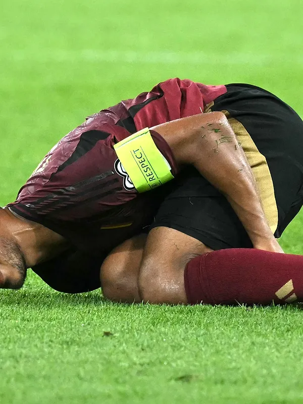 Coup dur pour Aston Villa et Youri Tielemans, qui va manquer plusieurs semaines de compétition !