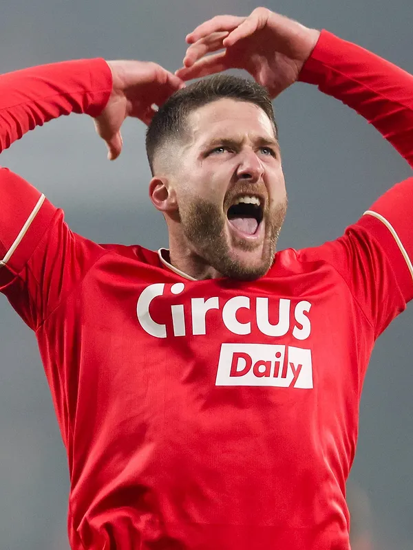 Passage en France, grave blessure en Italie : Thomas Henry revient en interview sur sa carrière