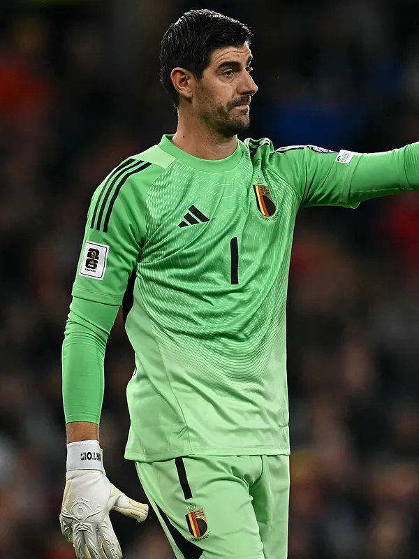 Un invité surprise à Tubize : Thibaut Courtois est présent malgré sa blessure