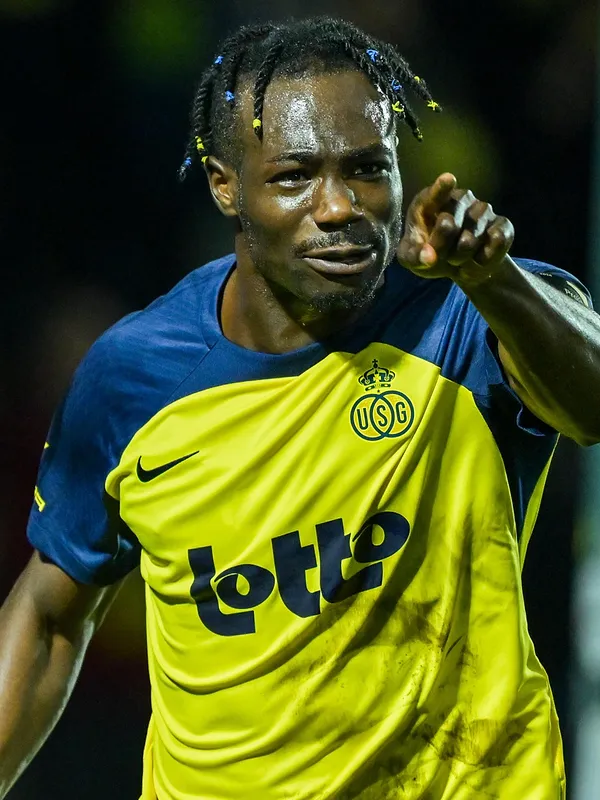 L’Union maîtrise Zulte Waregem et poursuit sa route en tête du classement