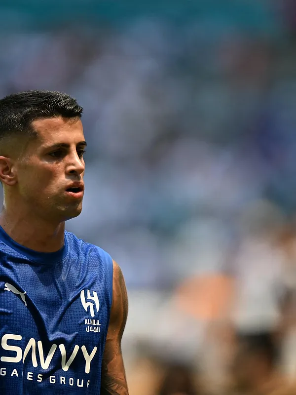 Prêté par Al-Hilal, le Portugais Joao Cancelo revient au FC Barcelone