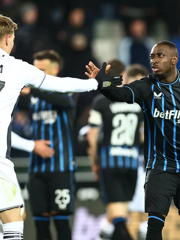 Dans les dernières secondes, Bruges renverse Charleroi (1-2) qui peut dire adieu aux Play-off