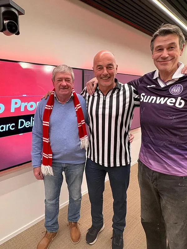 Top Prono – Clasico, Union-Bruges… : Marc Delire préface les chocs du week-end avec deux fans (vidéo)