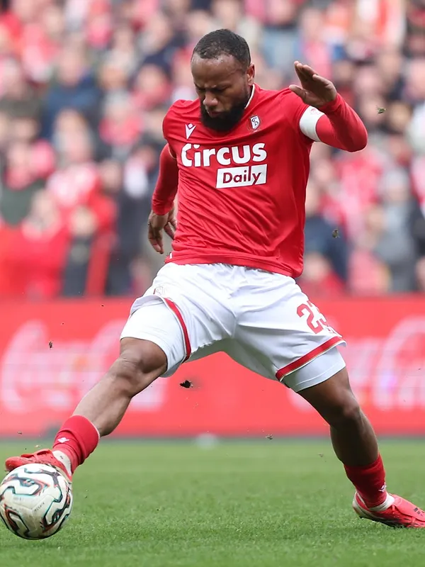 Ilaimaharitra incertain, encore trop tôt pour El Hankouri : Euvrard fait le point sur les blessés au Standard