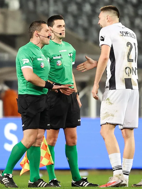 « J’ai l’impression que Charleroi dérange » : le gros coup de gueule d’Aurélien Scheidler ! (vidéo)