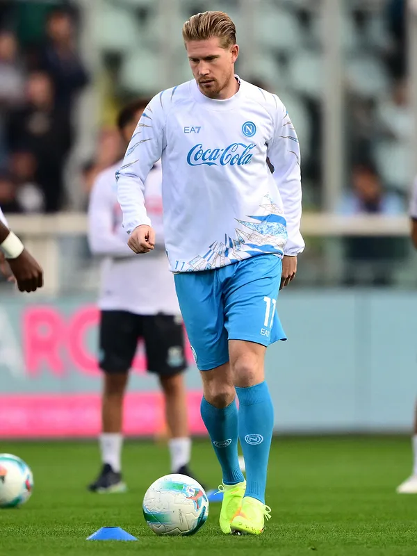 Il est bien de retour! Les premières images de Kevin De Bruyne à l’entraînement collectif avec Naples