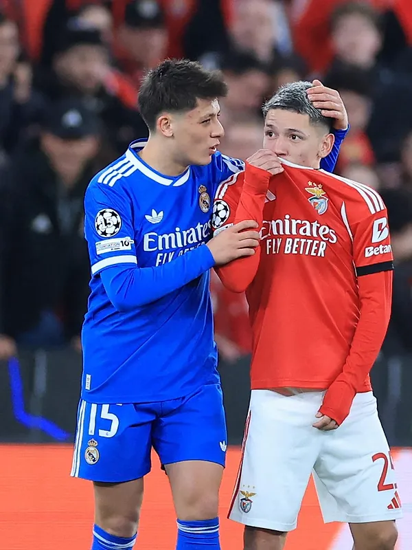 « Je n’ai jamais été raciste avec personne » : Gianluca Prestianni est revenu sa polémique avec Vinicius