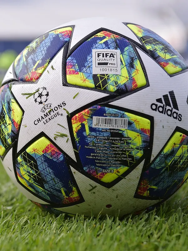 « Une période de négociation exclusive » : le ballon officiel de l’UEFA pourrait changer de marque !