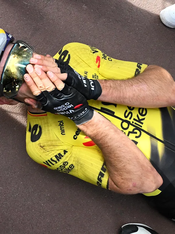 Il fait l’unanimité : l’incroyable joie des commentateurs étrangers après la victoire de van Aert ! (vidéo)