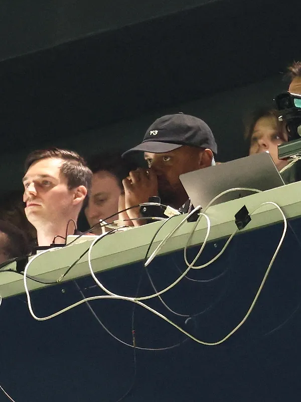 « Je n’ai vraiment pas aimé » : le match fou entre le PSG et le Bayern vécu par Kompany depuis la tribune de presse