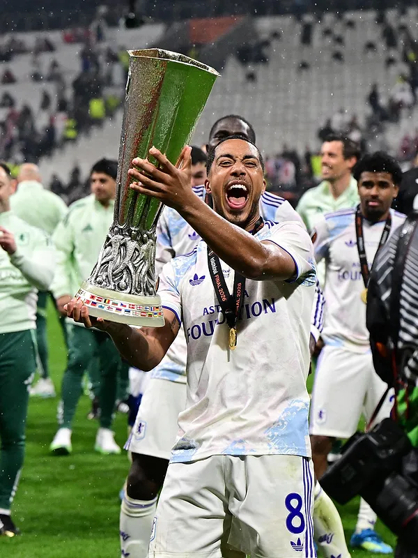 Youri Tielemans aux anges après le succès d’Aston Villa en Europa League : « C’est merveilleux »