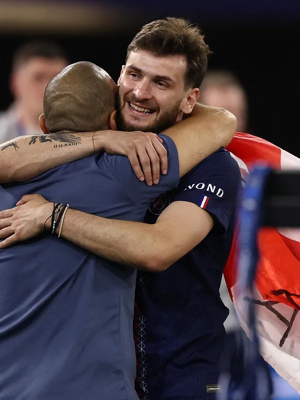 Khvicha Kvaratskhelia est élu meilleur joueur de la Ligue des Champions !
