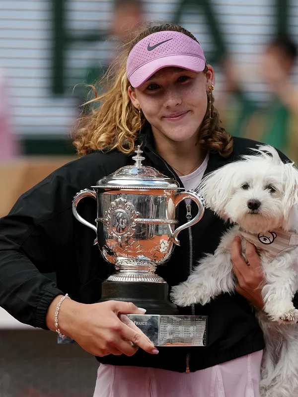 « Un de mes plus grands rêves » : Mirra Andreeva exulte après sa victoire à Roland-Garros