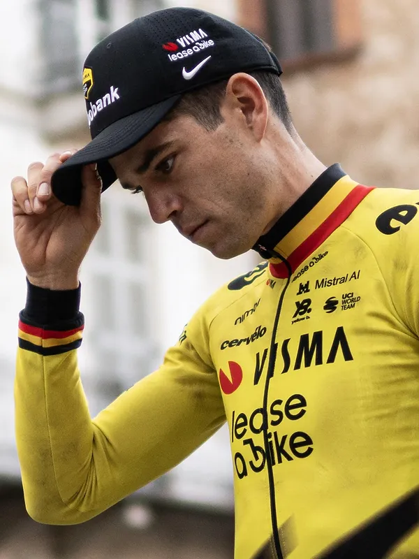 « C’est une mauvaise nouvelle » : Van Aert déplore le départ de Grischa Niermann