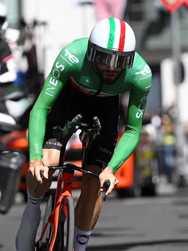 Vuelta: Ganna wint tijdrit, Almeida pakt tijdwinst op Vingegaard