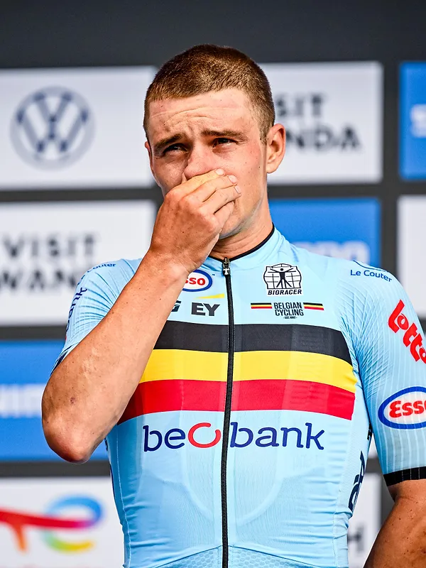 Heeft Remco Evenepoel een fout gemaakt op het WK? «Als hij iets langer had doorgereden…»