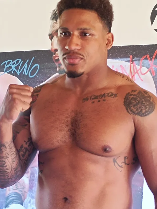 LLN Boxing Night 3 : Ryad Merhy pakt Afrikaanse WBC-titel bij de zwaargewichten