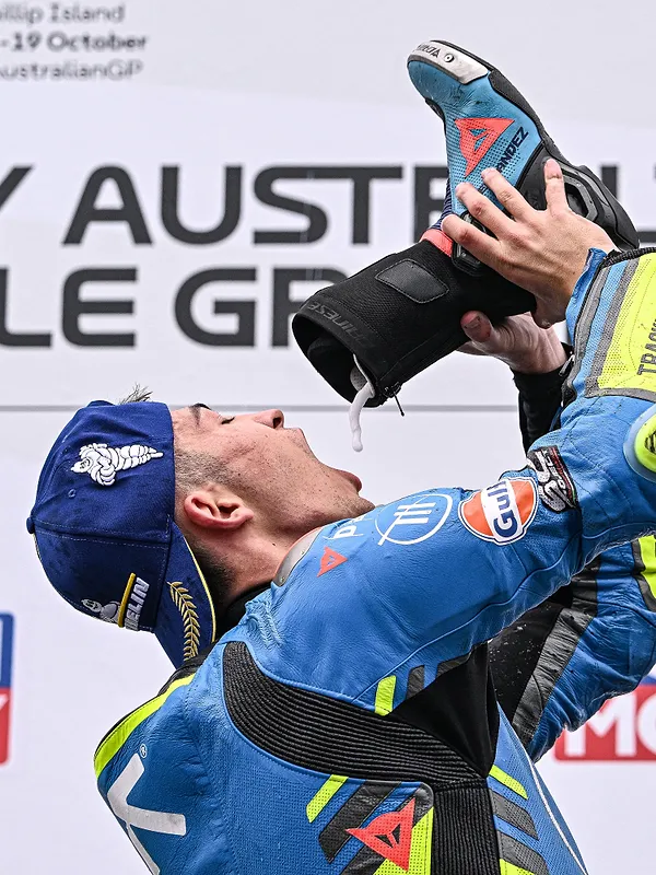 WK snelheid : Spanjaard Raul Fernandez rijdt in Australië naar eerste zege in MotoGP