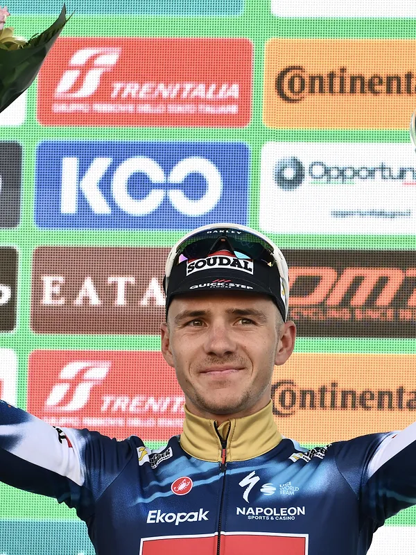 Remco Evenepoel begint maandag aan zijn avontuur bij Red Bull-Bora-Hansgrohe: “Je voelt dat hij ongeduldig is”