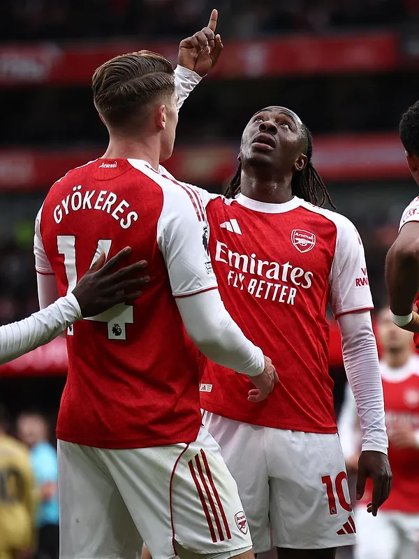 Manchester City struikelt bij Aston Villa, Arsenal loopt uit aan kop van de Premier League