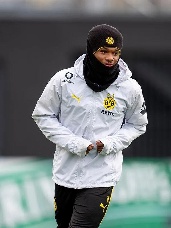 Goed nieuws: Julien Duranville keert terug in de training met Borussia Dortmund