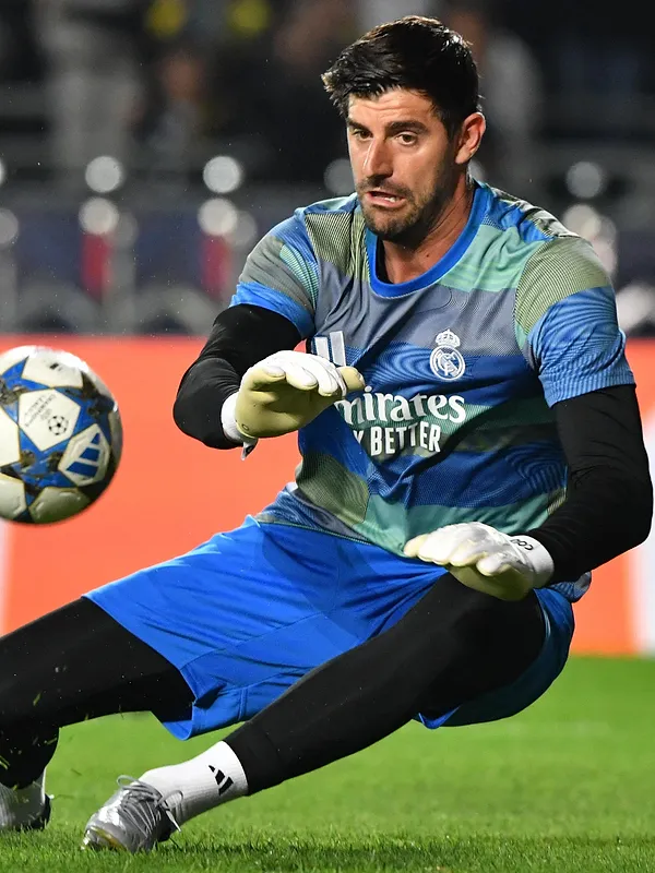 «Ik vroeg hem om ballen te laten passeren»: het ongelooflijke verhaal van Ancelotti over Courtois
