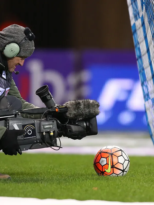 Belgisch voetbal op tv: komt er een verplichting voor DAZN om uit te zenden, een uitstel, of keren Telenet en Proximus terug?